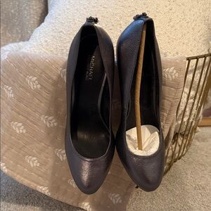 NWOT Michael Kors pumps